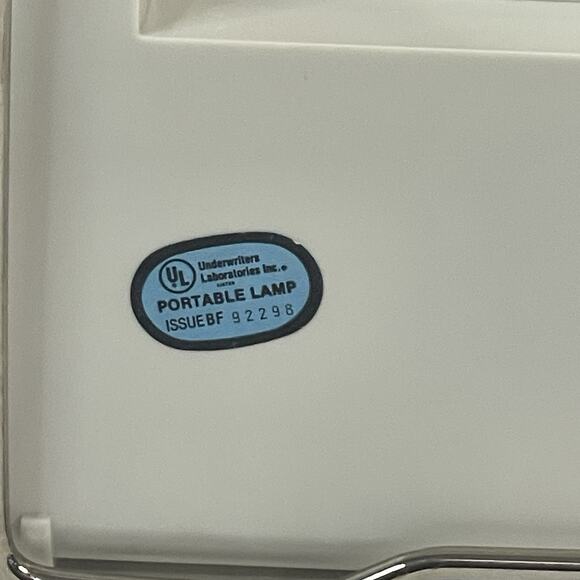 Vintage Sharper Image Magnifying Mirror Lighted Bifold Portable Makeup Tool Work - Picture 6 of 13